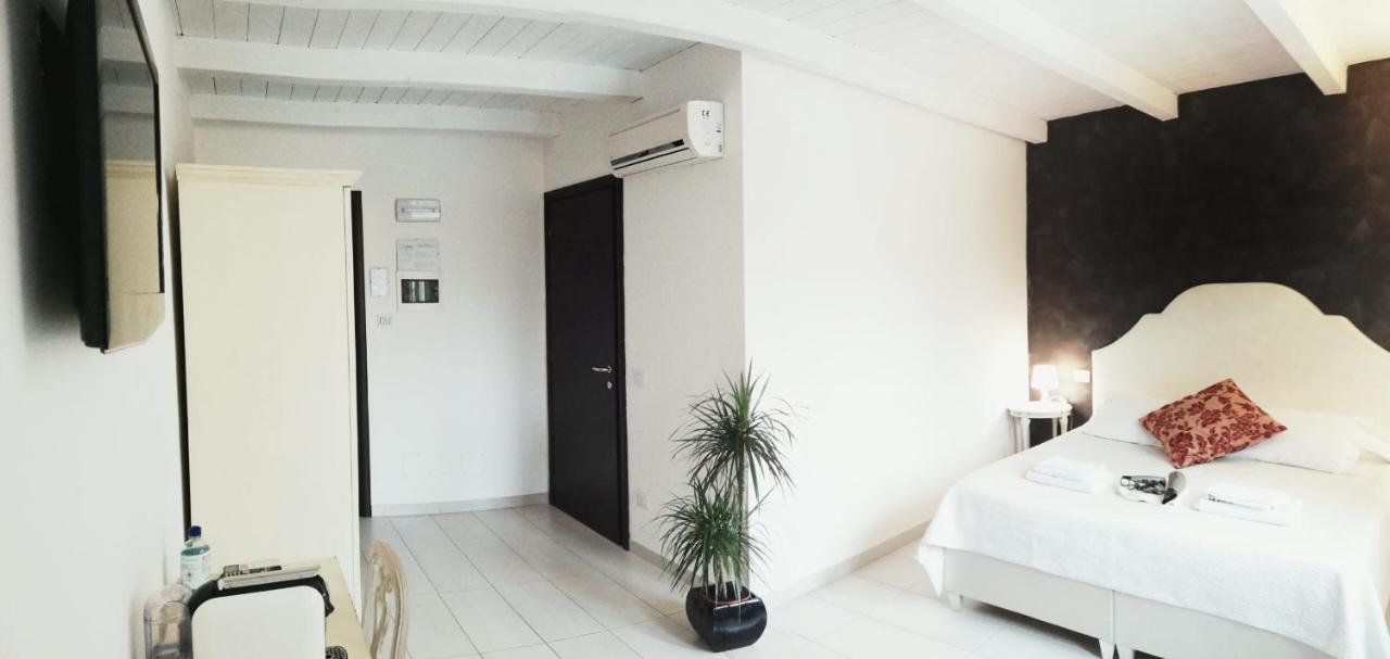 Locanda Divinis Cerea Bagian luar foto
