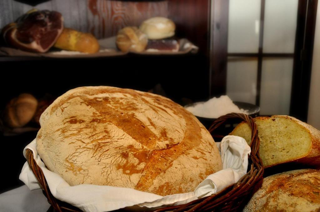 Locanda Divinis Cerea Bagian luar foto