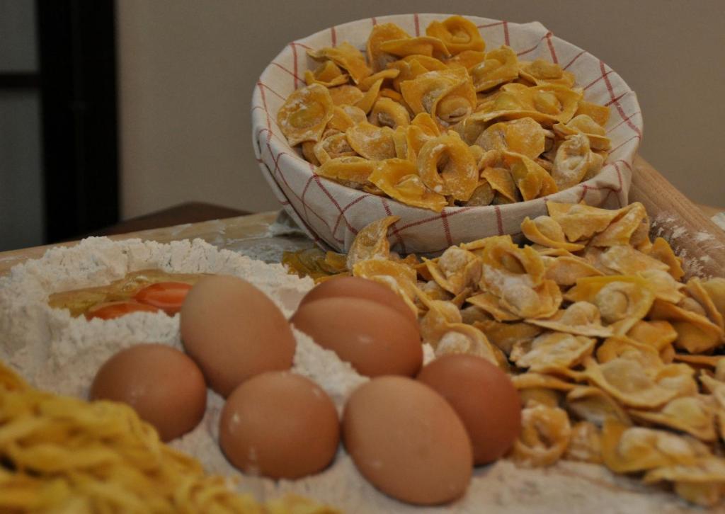 Locanda Divinis Cerea Bagian luar foto