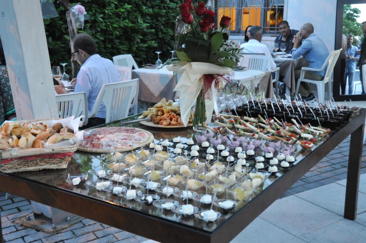 Locanda Divinis Cerea Bagian luar foto